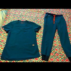 FIGS Alps Blue Zamora jogger and Casma set